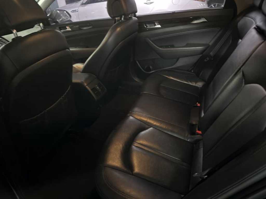 HYUNDAI Sonata - Vista 5