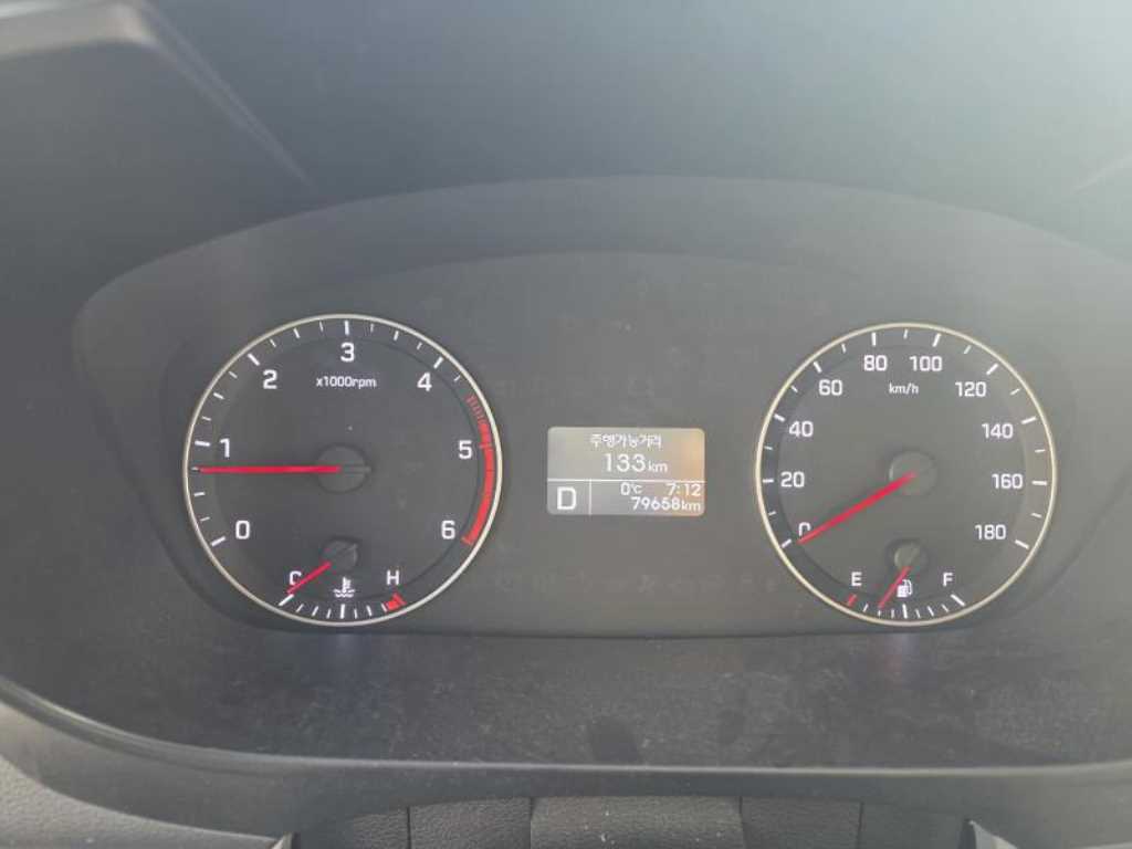 HYUNDAI Solati - Vista 6