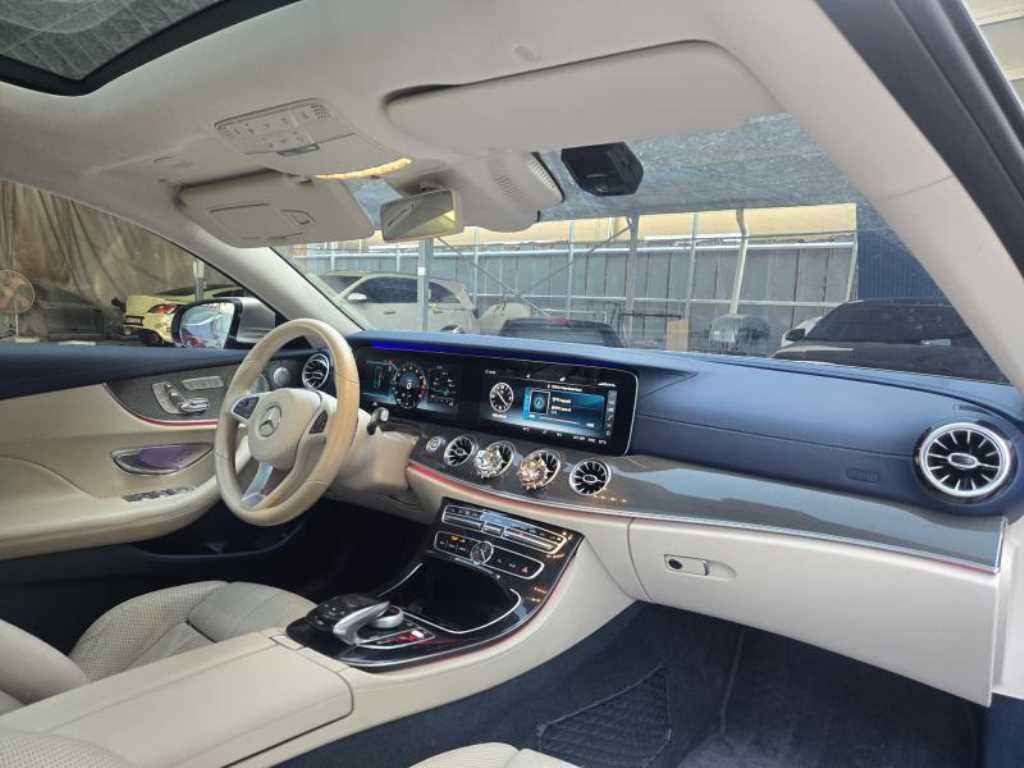 Mercedes Benz E class - Vista 6