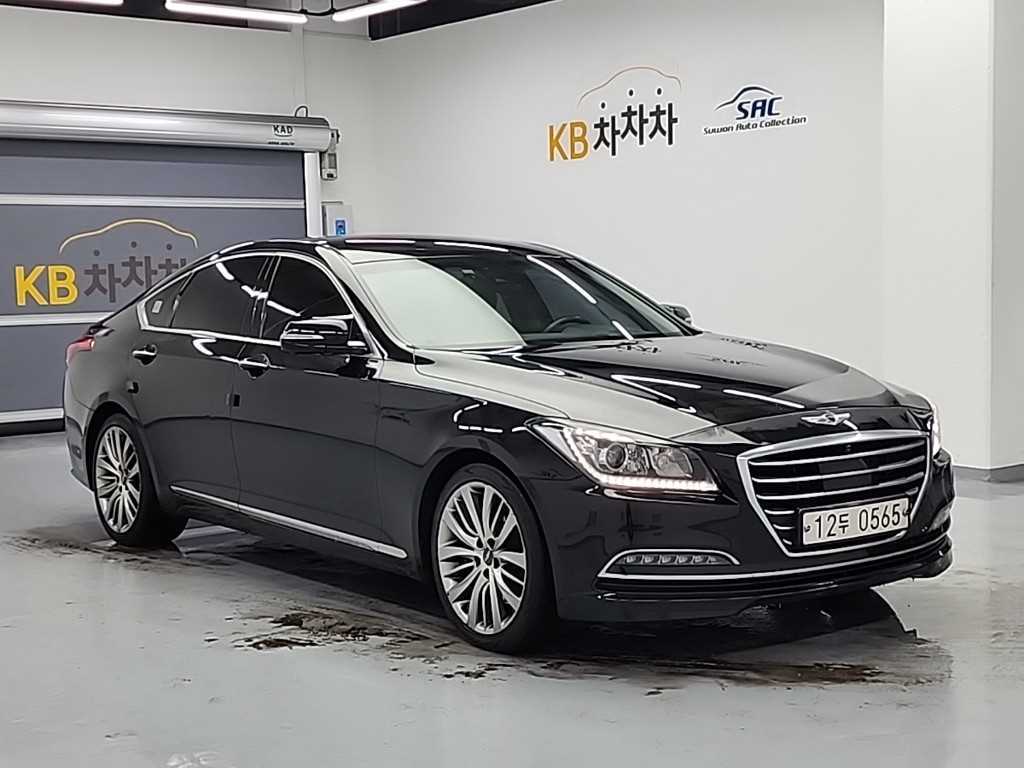 HYUNDAI Genesis - Vista 4