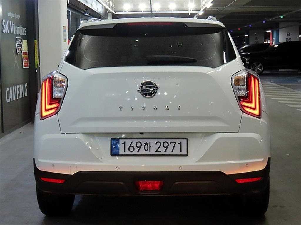 Ssangyong Tivoli - Vista 5