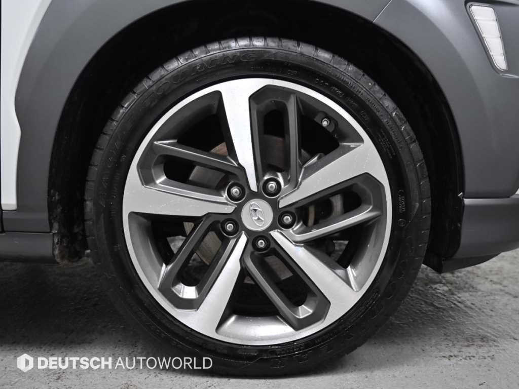 HYUNDAI Kona - Vista 5