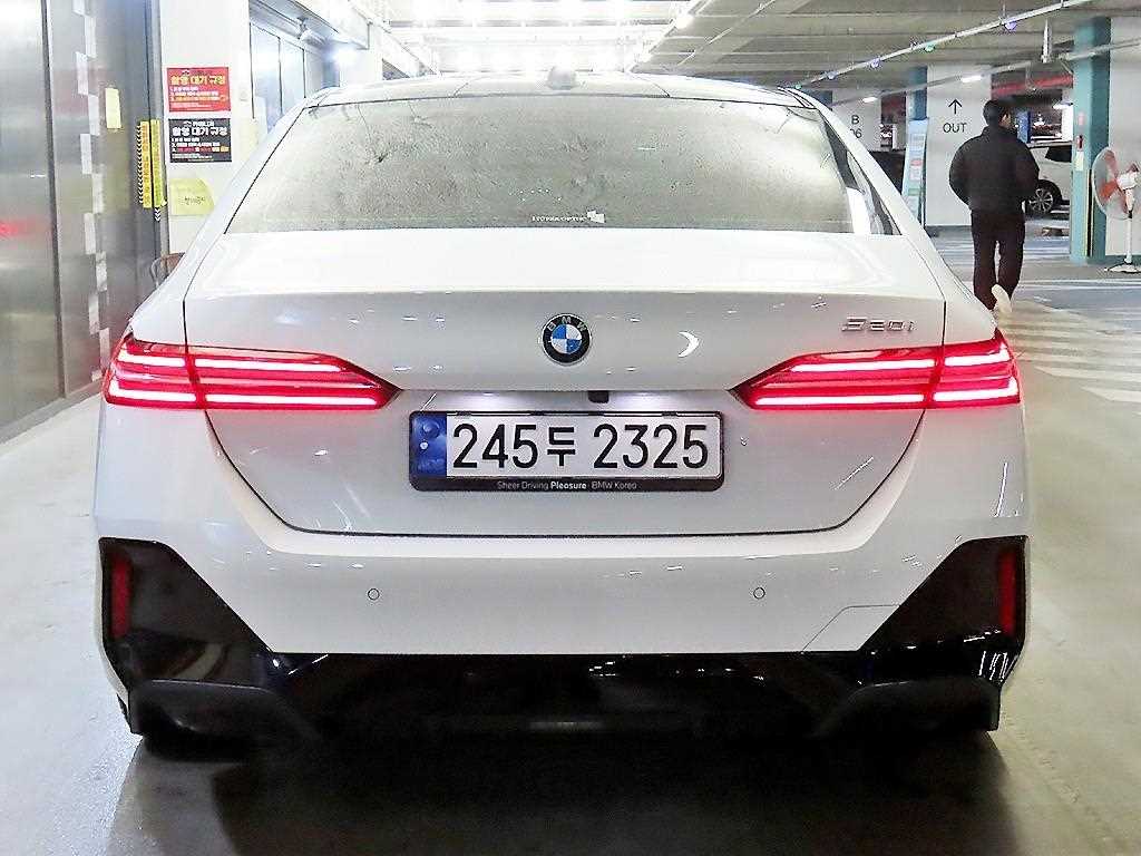 BMW 5 Series - Vista 5