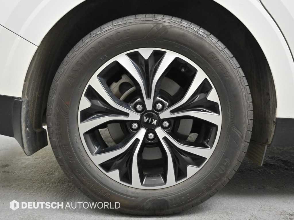 KIA Carnival - Vista 5