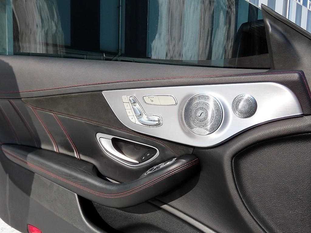 Mercedes Benz C Class - Vista 11