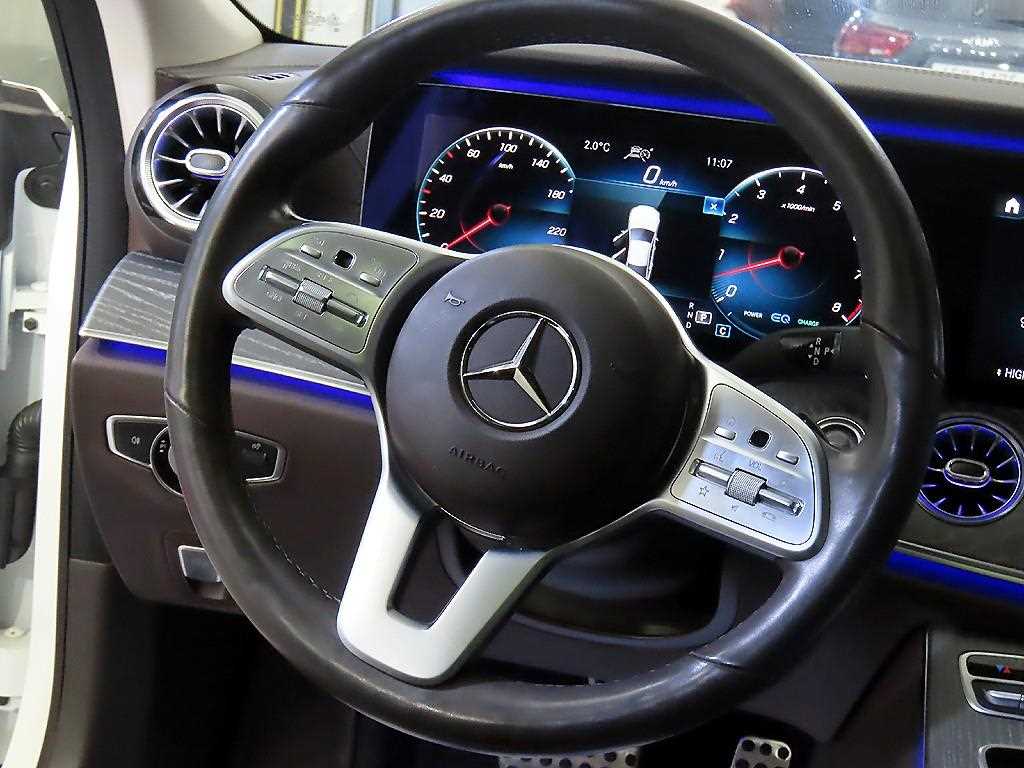 Mercedes Benz CLS Class - Vista 8