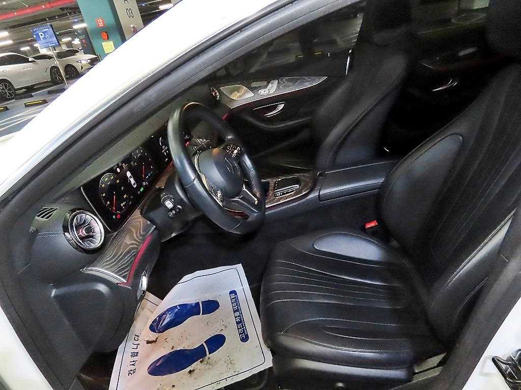 Mercedes Benz CLS Class - Vista 6