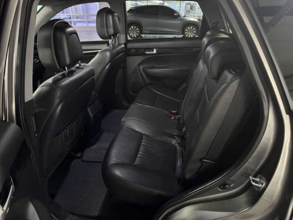 KIA Sorento - Vista 9