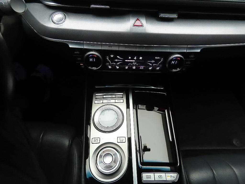 Genesis G80 - Vista 10