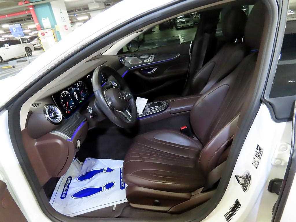 Mercedes Benz CLS Class - Vista 6