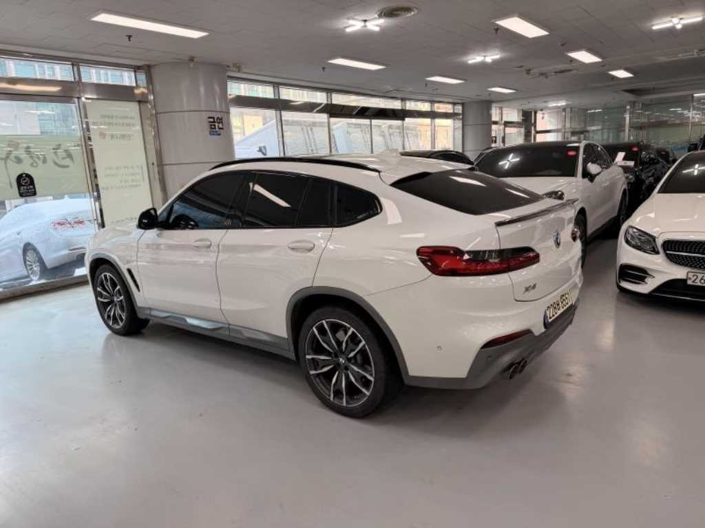 BMW X4 - Vista 4