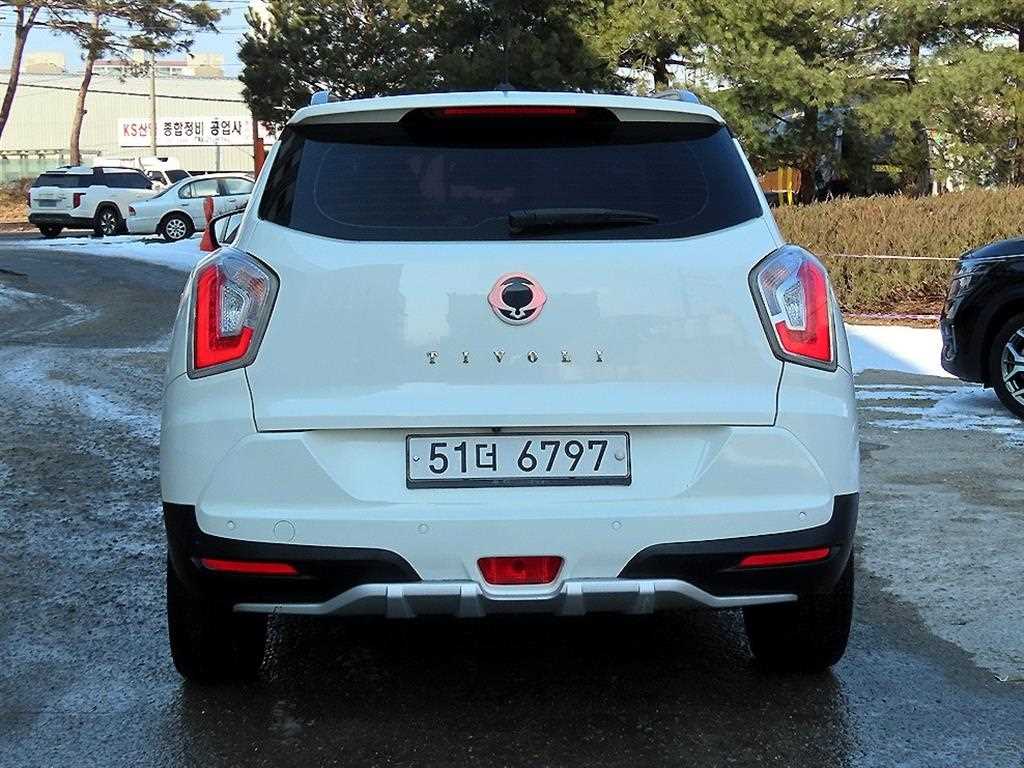 Ssangyong Tivoli - Vista 4