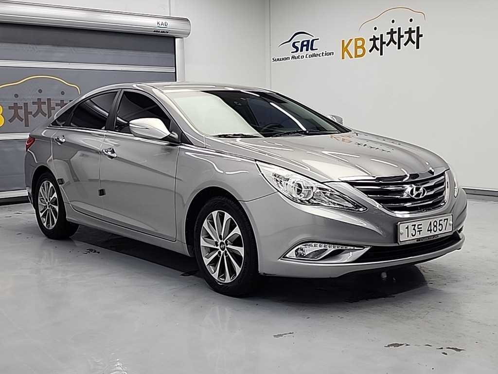 HYUNDAI Sonata - Vista 4
