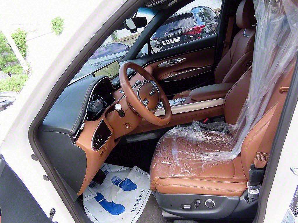 Genesis GV70 - Vista 5