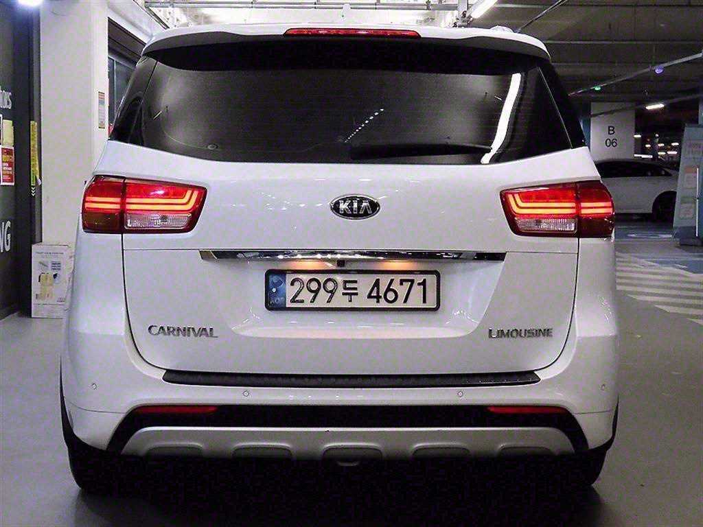 KIA Carnival - Vista 5