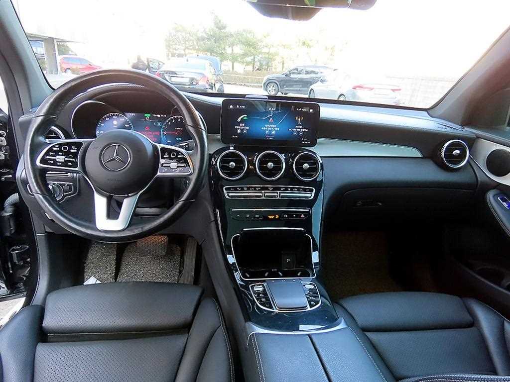 Mercedes Benz GLC Class - Vista 7
