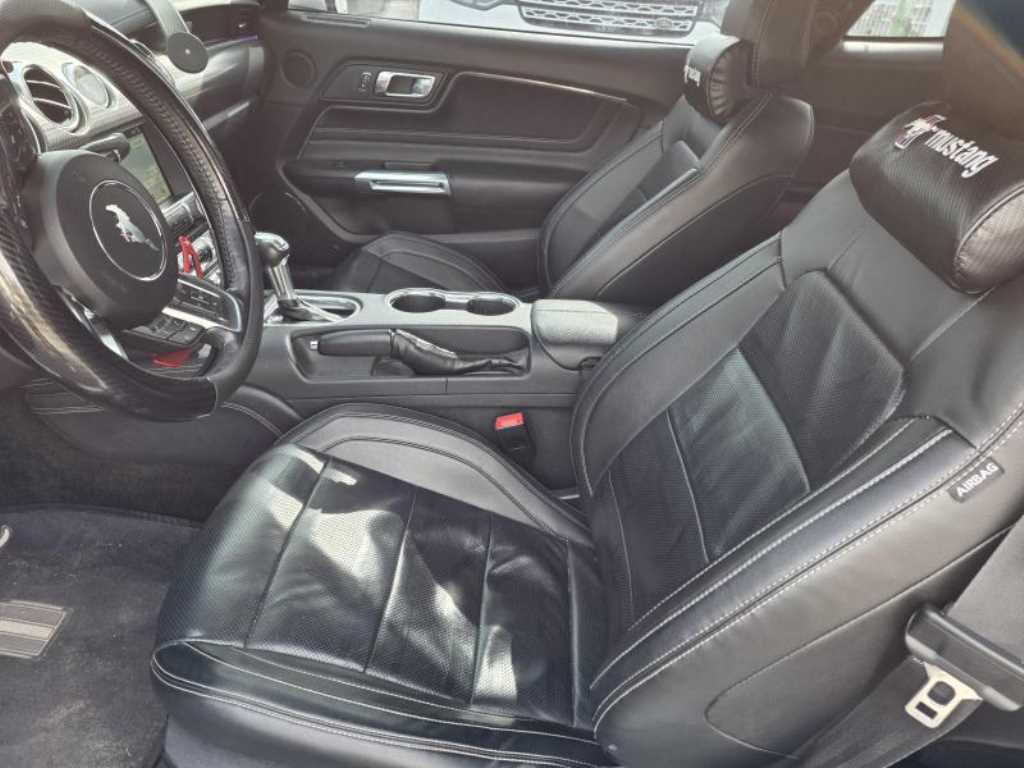 Ford Mustang - Vista 7