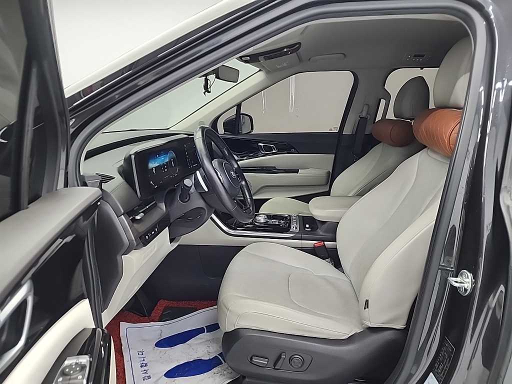 KIA Carnival - Vista 11