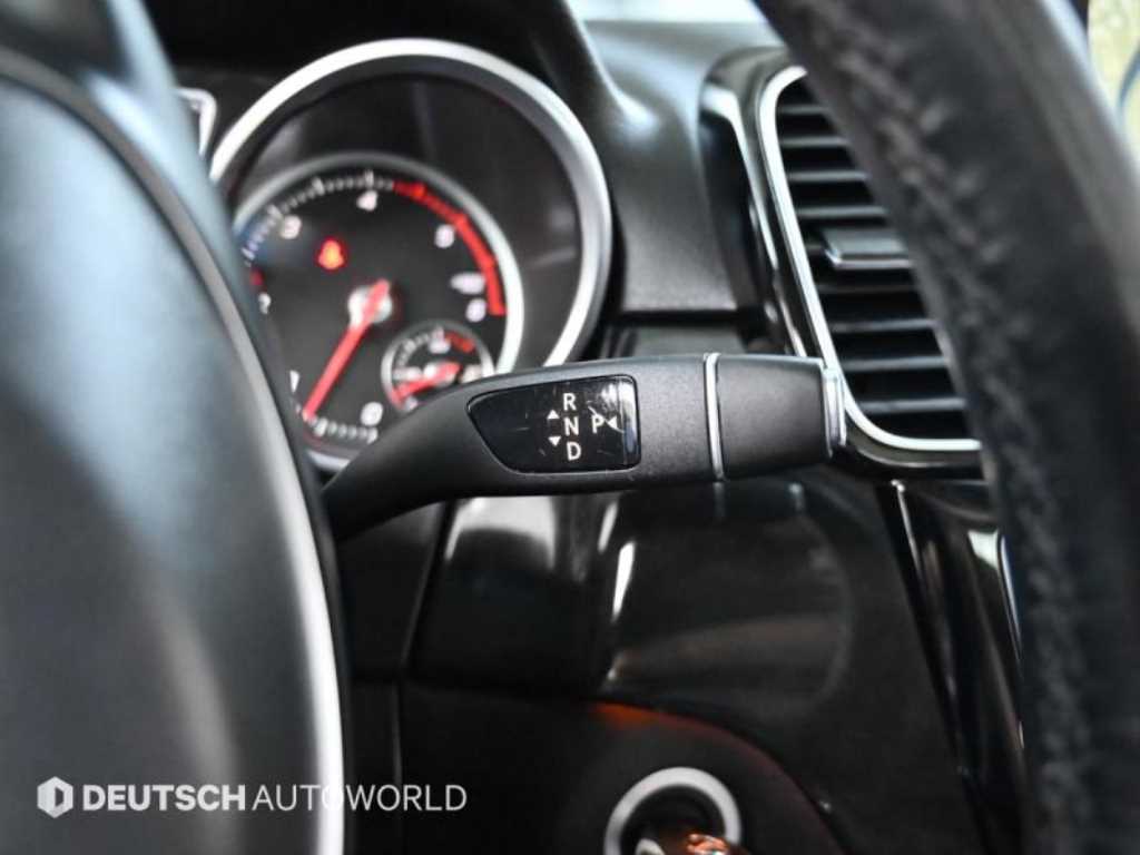 Mercedes Benz GLE Class - Vista 9