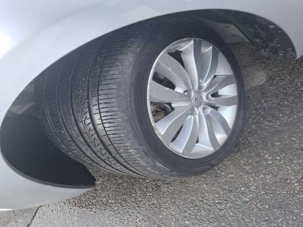 KIA Carens 2016 Plateado - Importación desde Corea - HF Imports Iquique - Foto 19