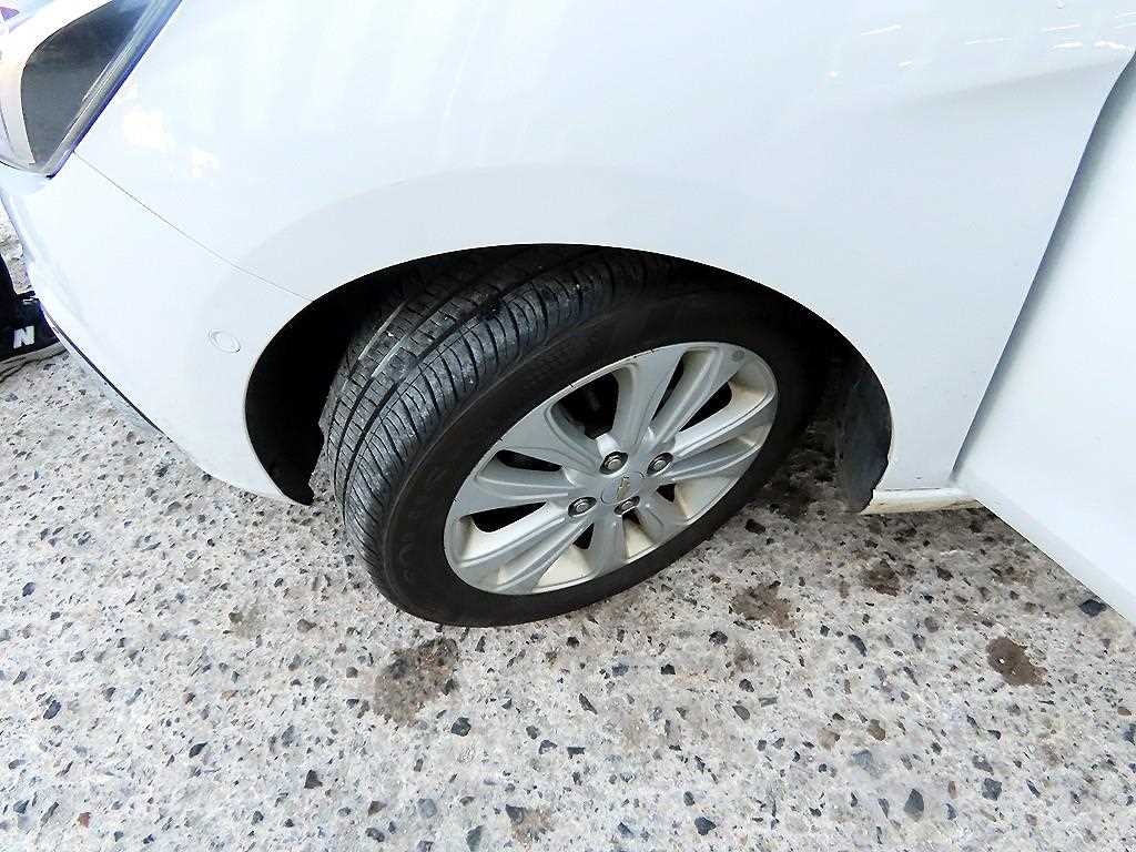 Chevrolet Spark 2017 Blanco - Importación desde Corea - HF Imports Iquique - Foto 17