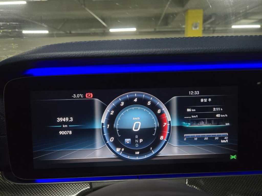 Mercedes Benz E class - Vista 5