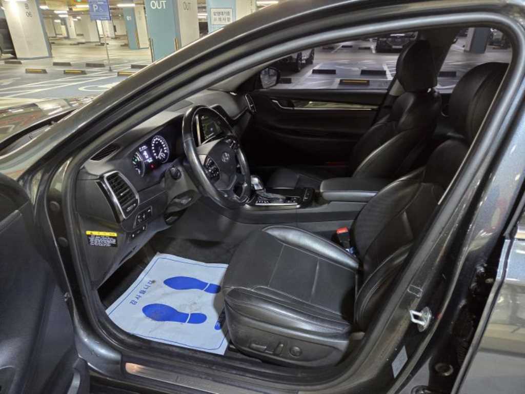 HYUNDAI Grandeur - Vista 7