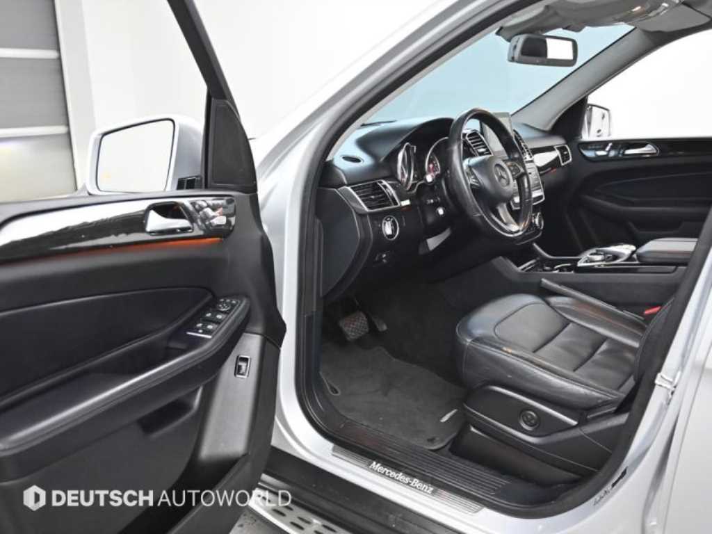 Mercedes Benz GLE Class - Vista 11