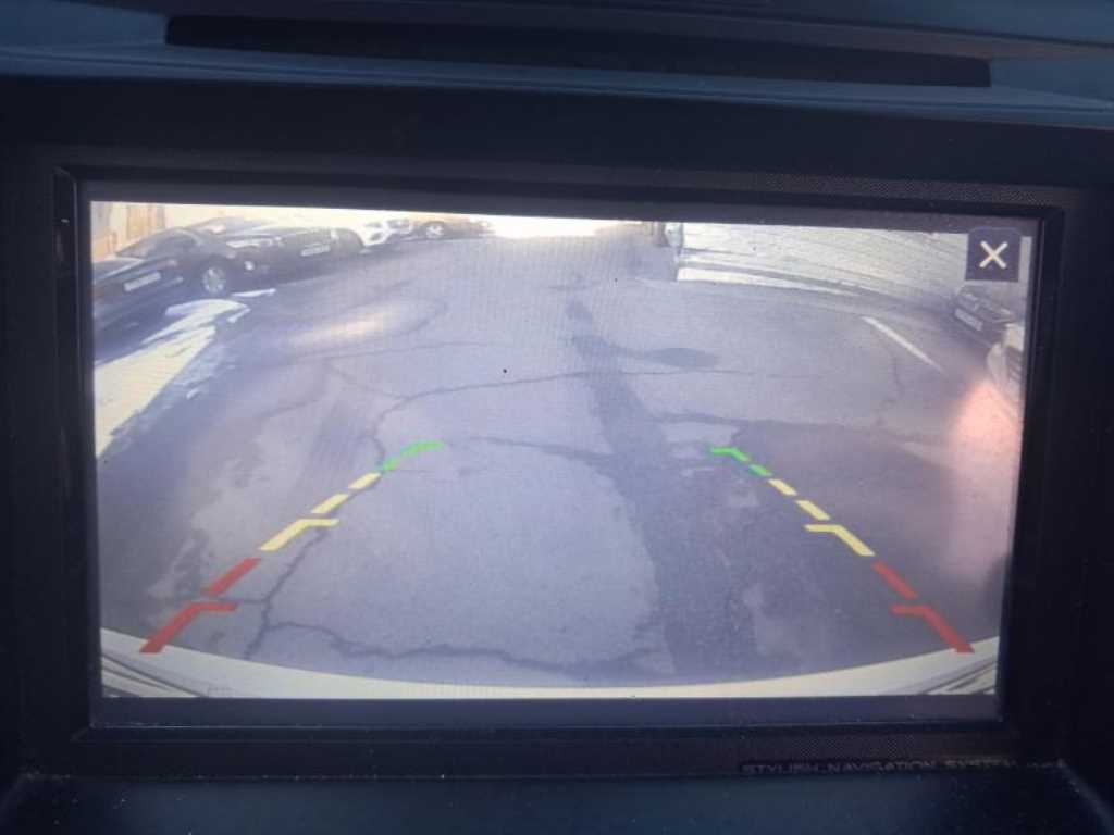 KIA Carens - Vista 11