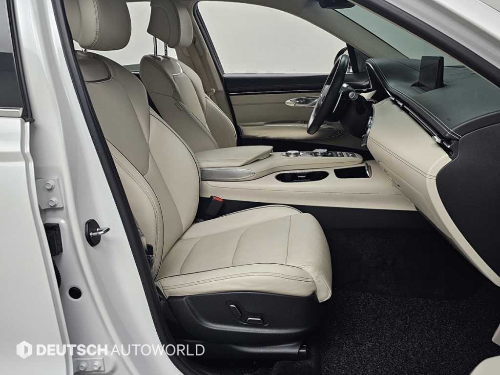 Genesis GV70 - Vista 10