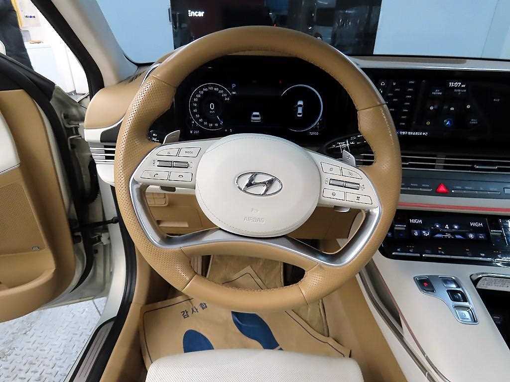 HYUNDAI Grandeur - Vista 9