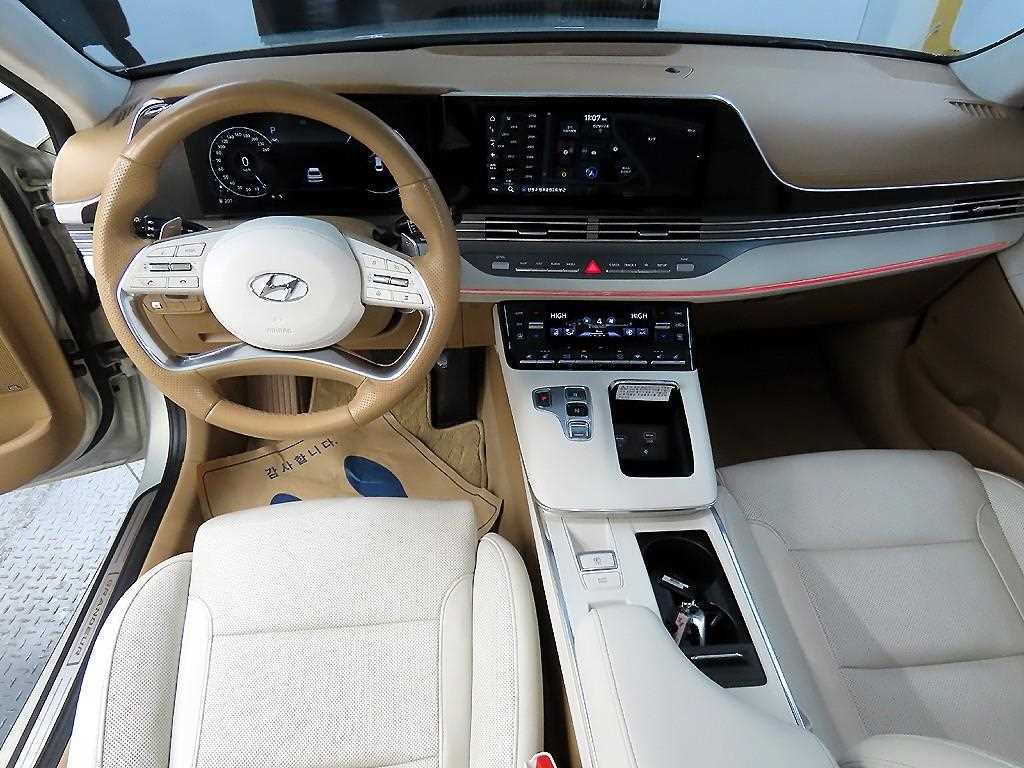 HYUNDAI Grandeur - Vista 7