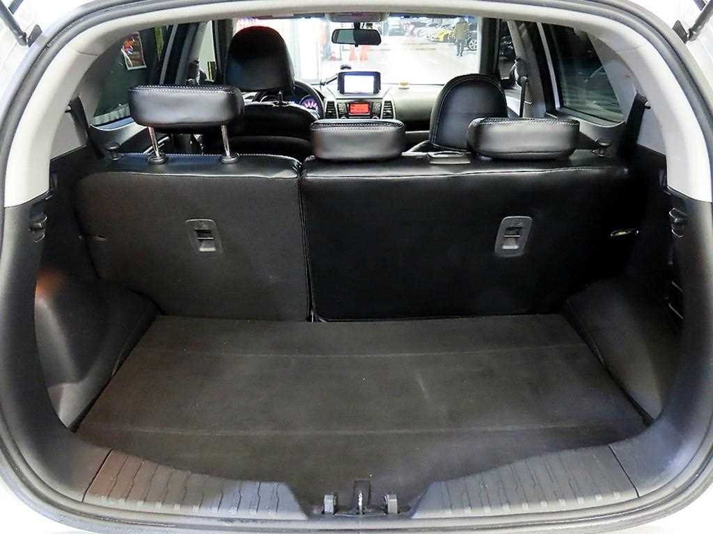 Ssangyong Tivoli 2015 Plateado - Importación desde Corea - HF Imports Iquique - Foto 18