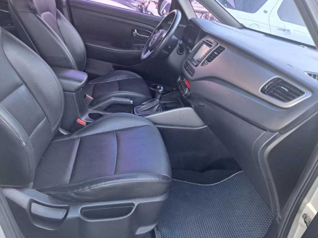 KIA Carens 2016 Plateado - Importación desde Corea - HF Imports Iquique - Foto 17