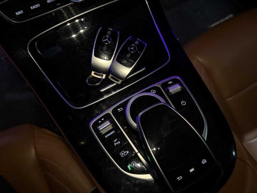 Mercedes Benz E class - Vista 9