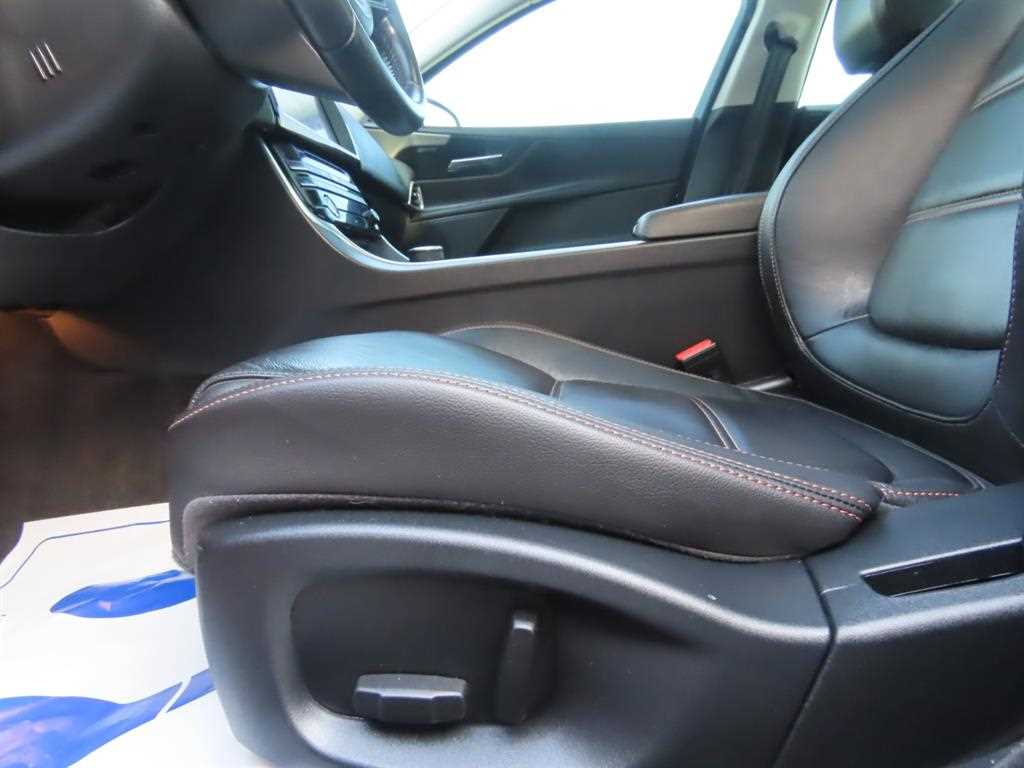 Jaguar XE 2017 Rojo - Importación desde Corea - HF Imports Iquique - Foto 15