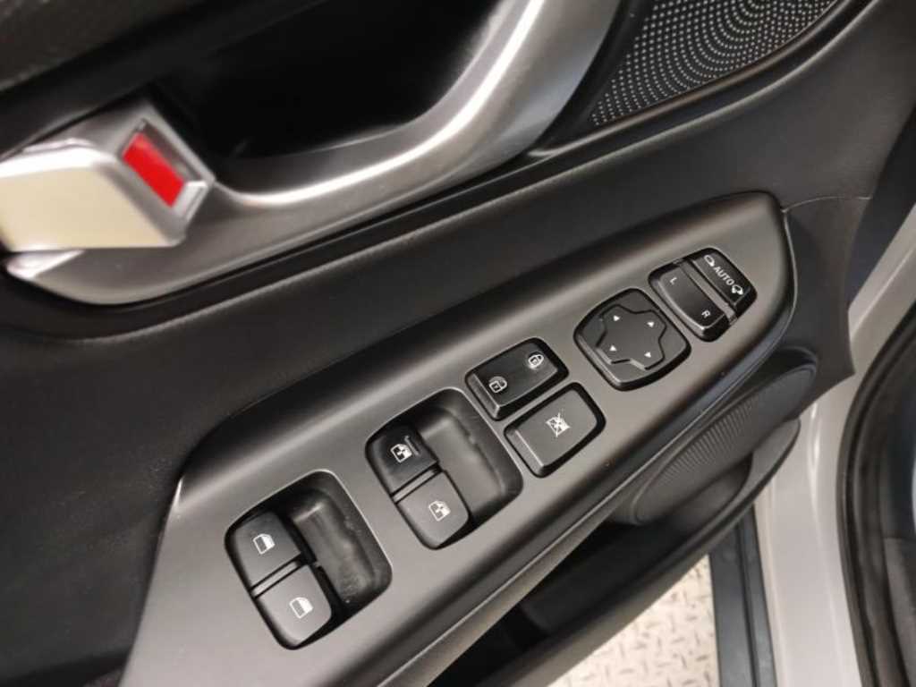 HYUNDAI Kona - Vista 9