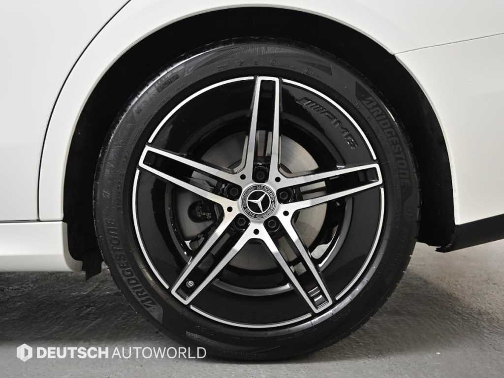 Mercedes Benz E class - Vista 5