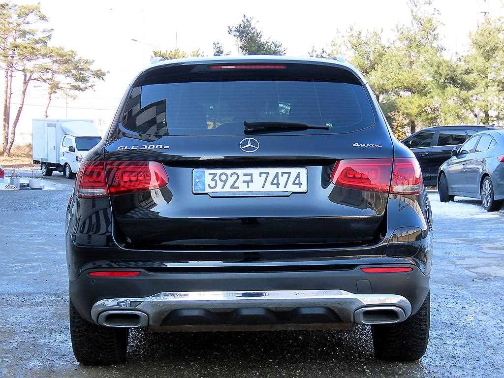 Mercedes Benz GLC Class - Vista 4