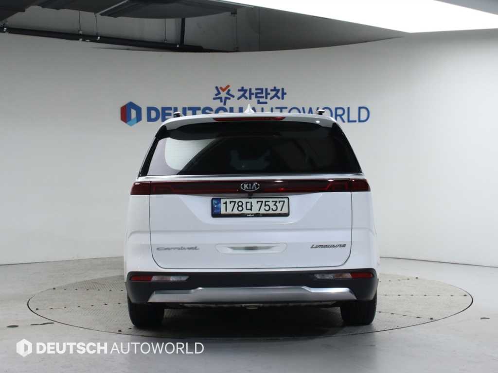 KIA Carnival - Vista 4