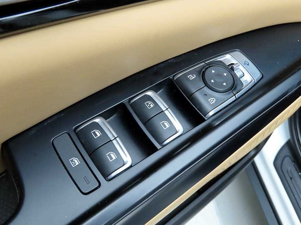 KIA Carnival - Vista 11