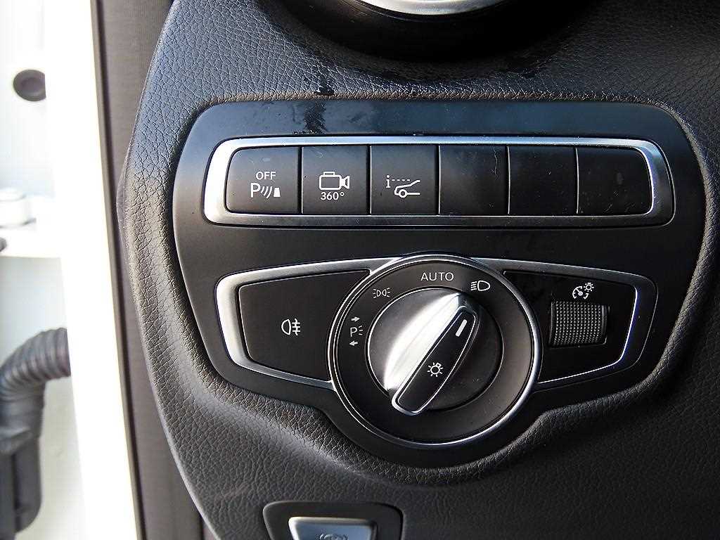 Mercedes Benz GLC Class - Vista 12