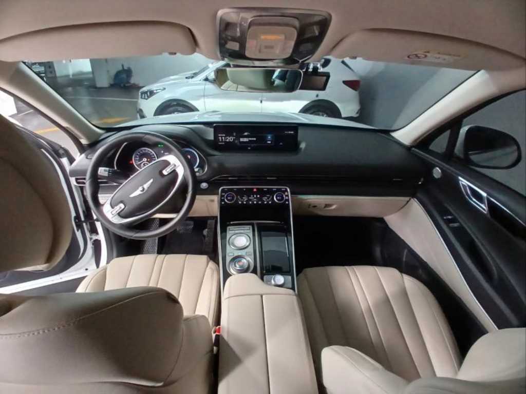 Genesis GV80 - Vista 6