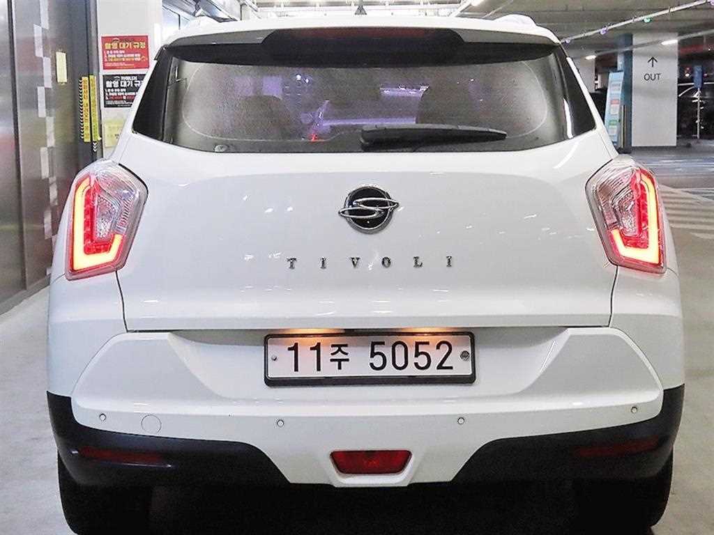 Ssangyong Tivoli - Vista 5