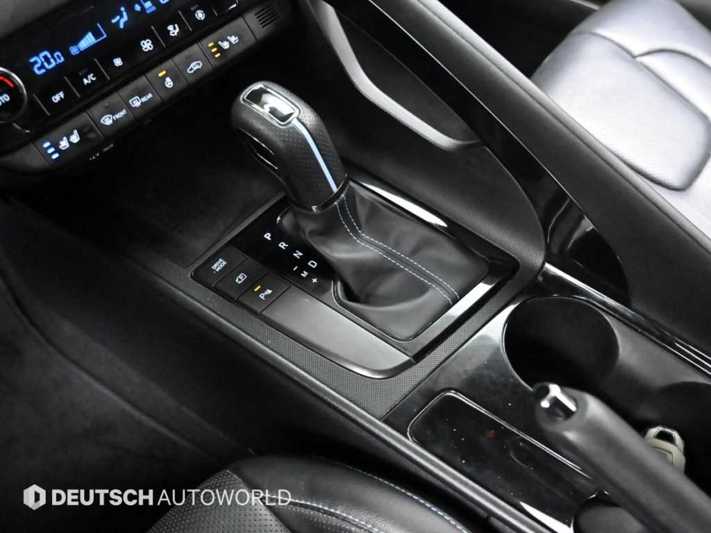 HYUNDAI Avante - Vista 9