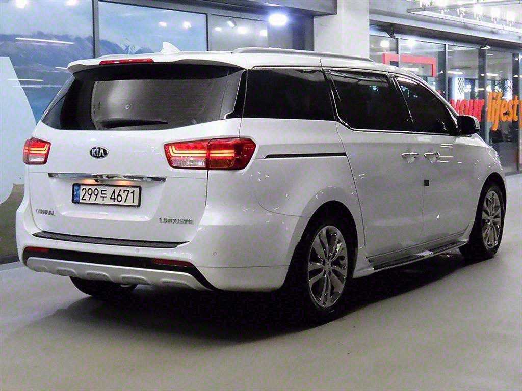 KIA Carnival - Vista 4
