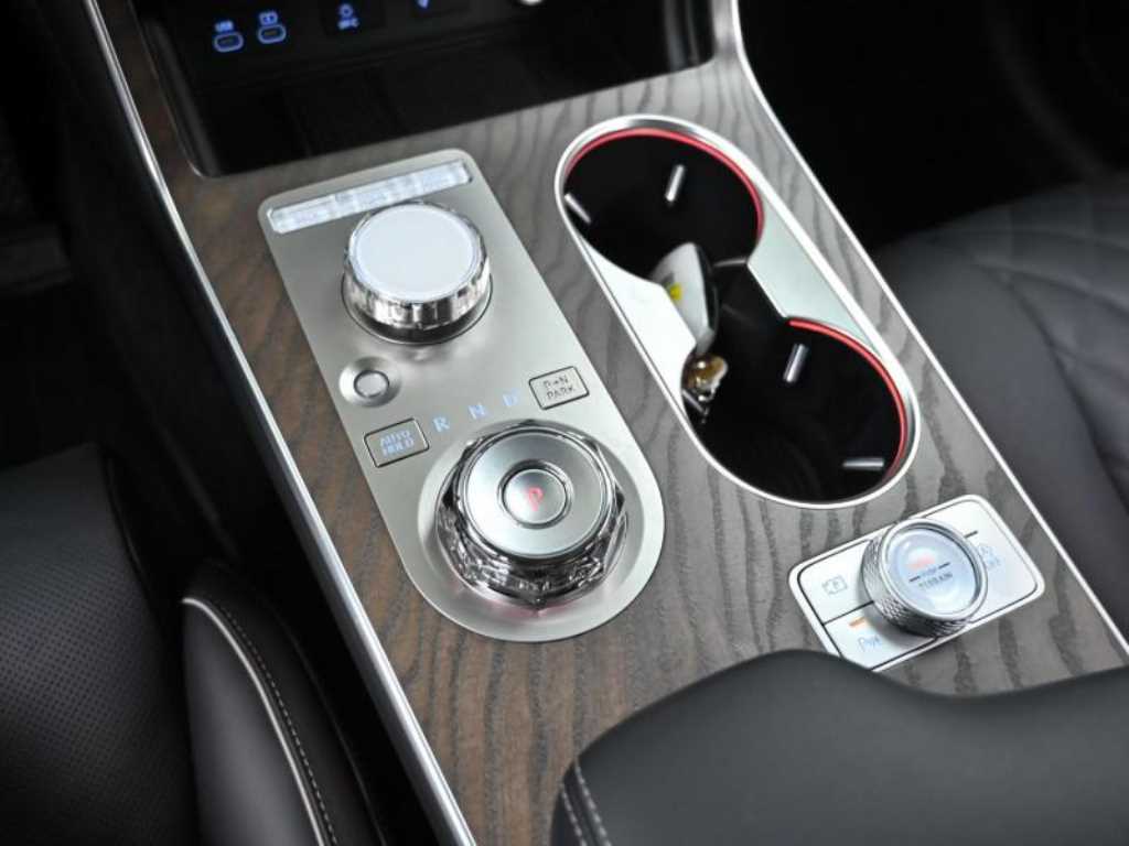 Genesis GV80 - Vista 9