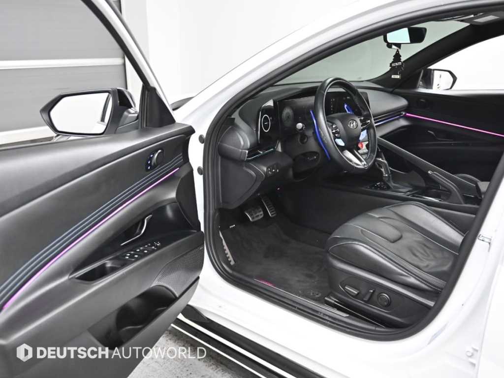 HYUNDAI Avante - Vista 11