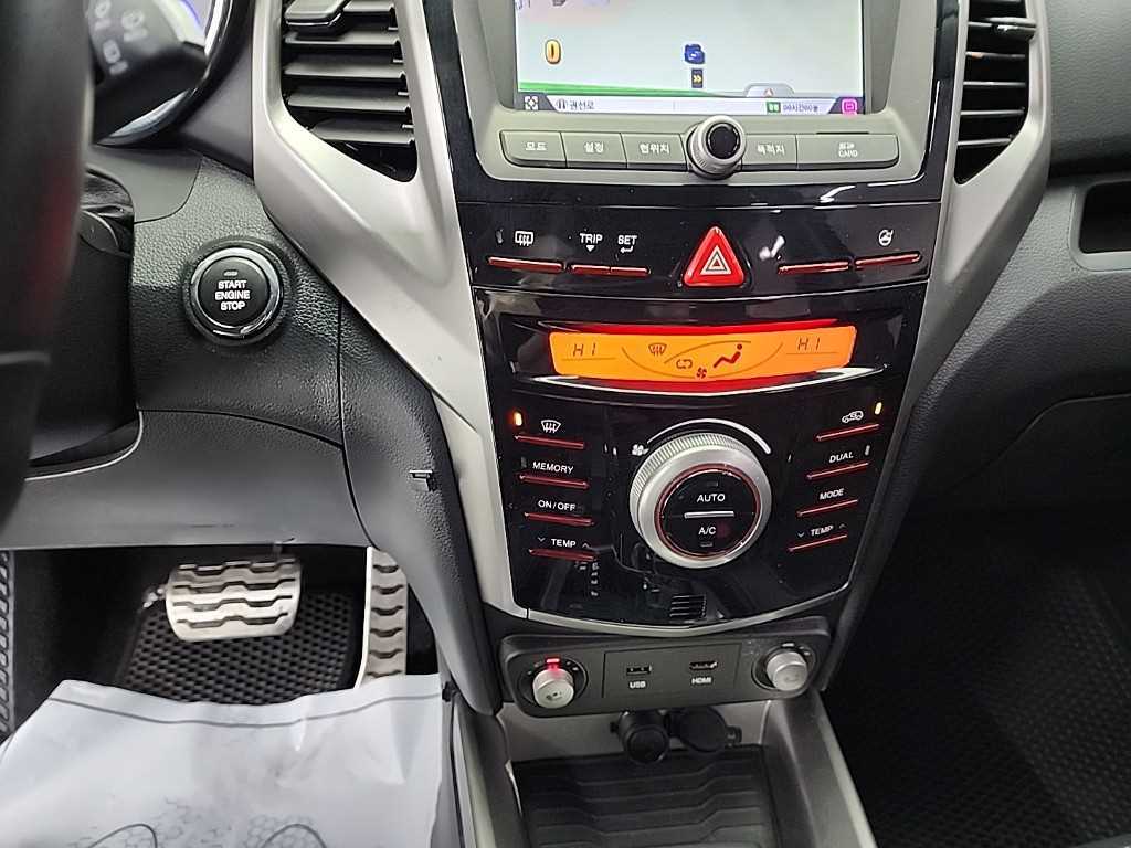 Ssangyong Tivoli - Vista 10