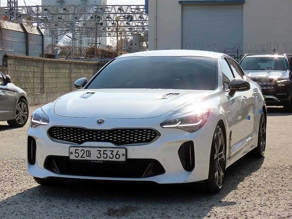 KIA Stinger - Vista 2